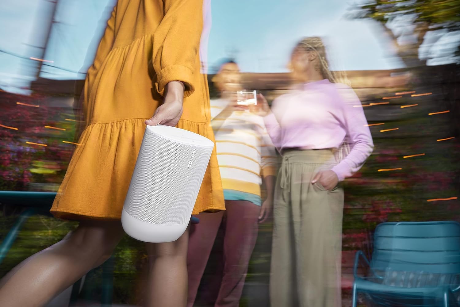 Sonos Move 2 Tragbarer WLAN Bluetooth Lautsprecher – 24h Akku, Alexa, Ladestation